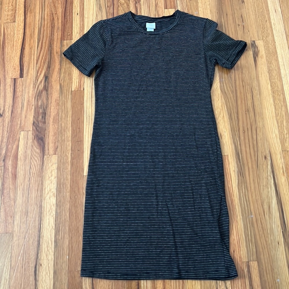 Women’s H & M tshirt dress. Size small.